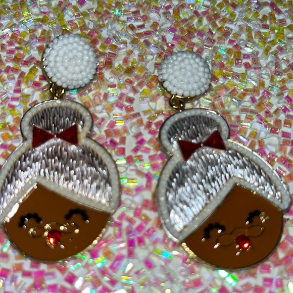 Mrs.Clause Earrings - Picture 5 of 5